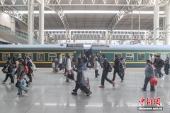 清明三天假期 中国跨区域人员流动量预计达8.4亿人次